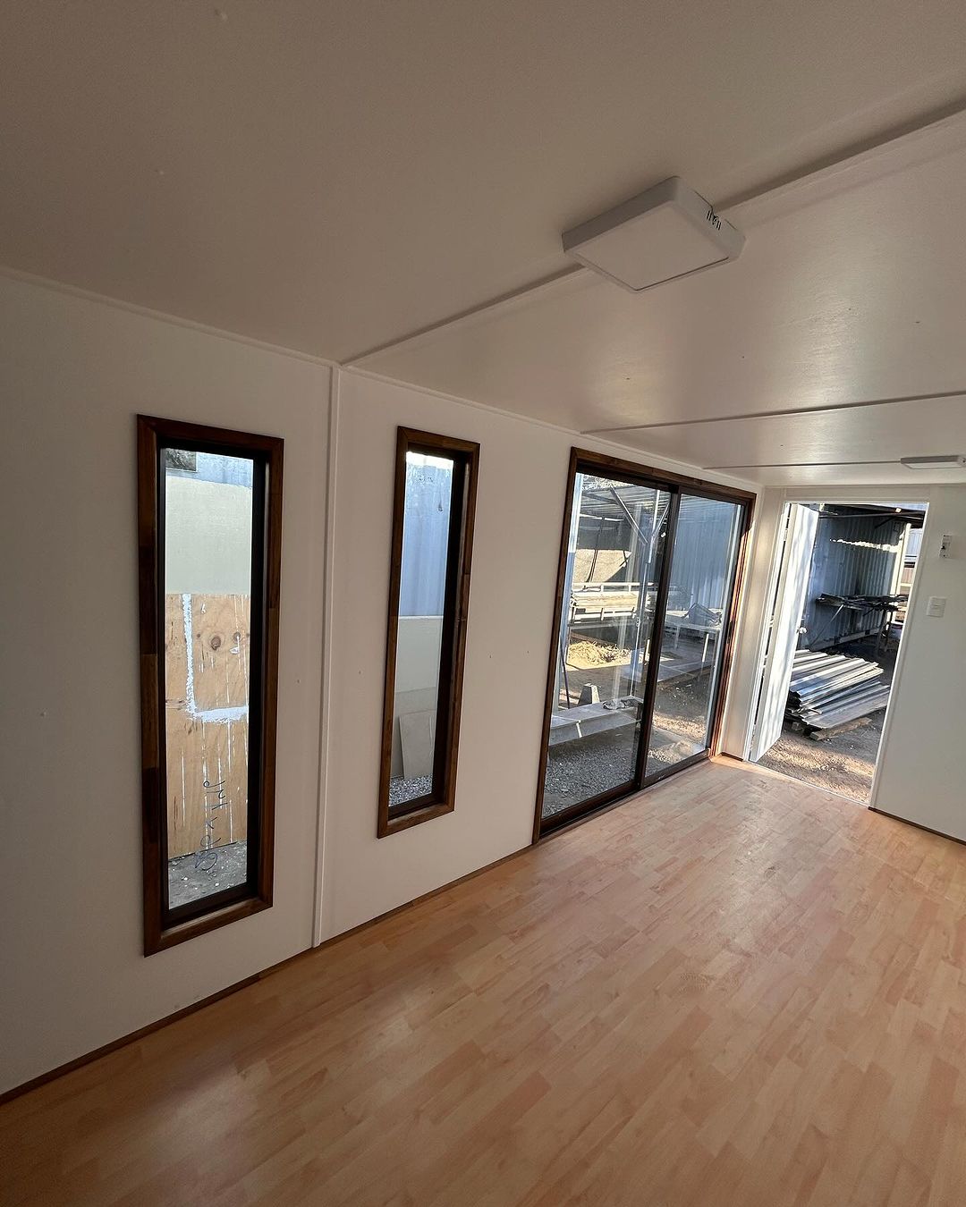 Corntainer Office 6×2,42 Mts -15M2 ( Ref:20123 )