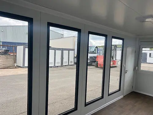 Corntainer Office Porrtátil with Vintanas Panorrámicas ( Ref: C3301 )