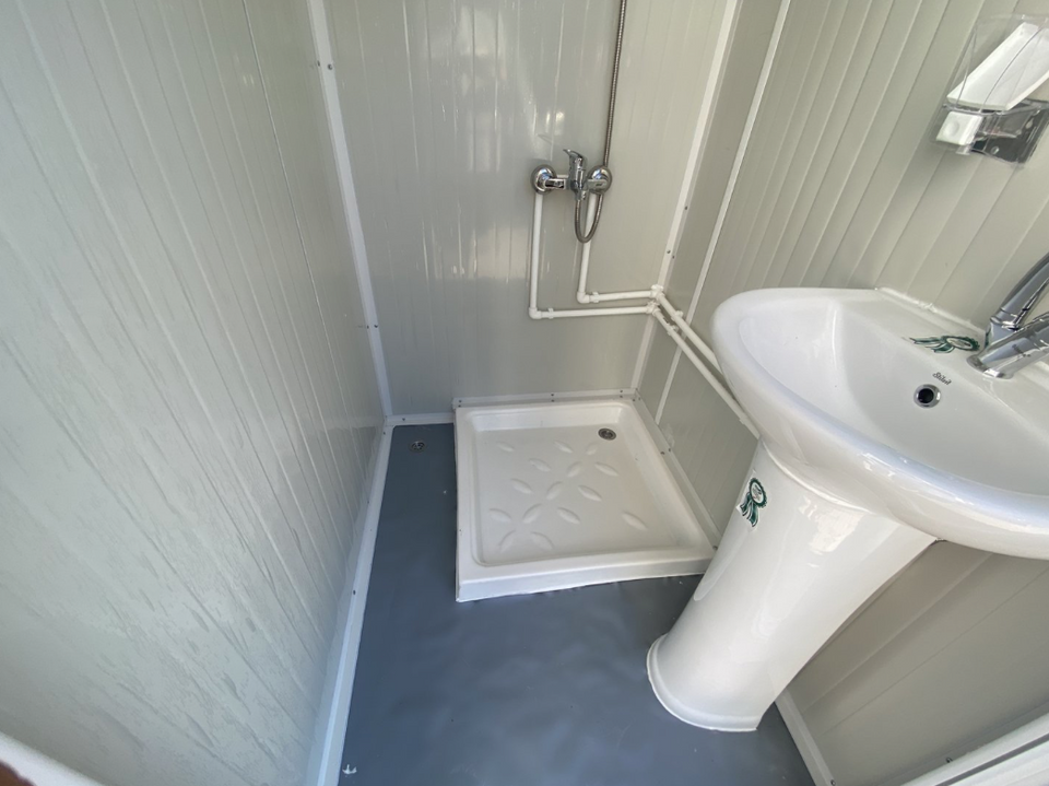 CONTENEDOR SANITARIO 1,30 x 2,05 M CON DUCHA DOBLE