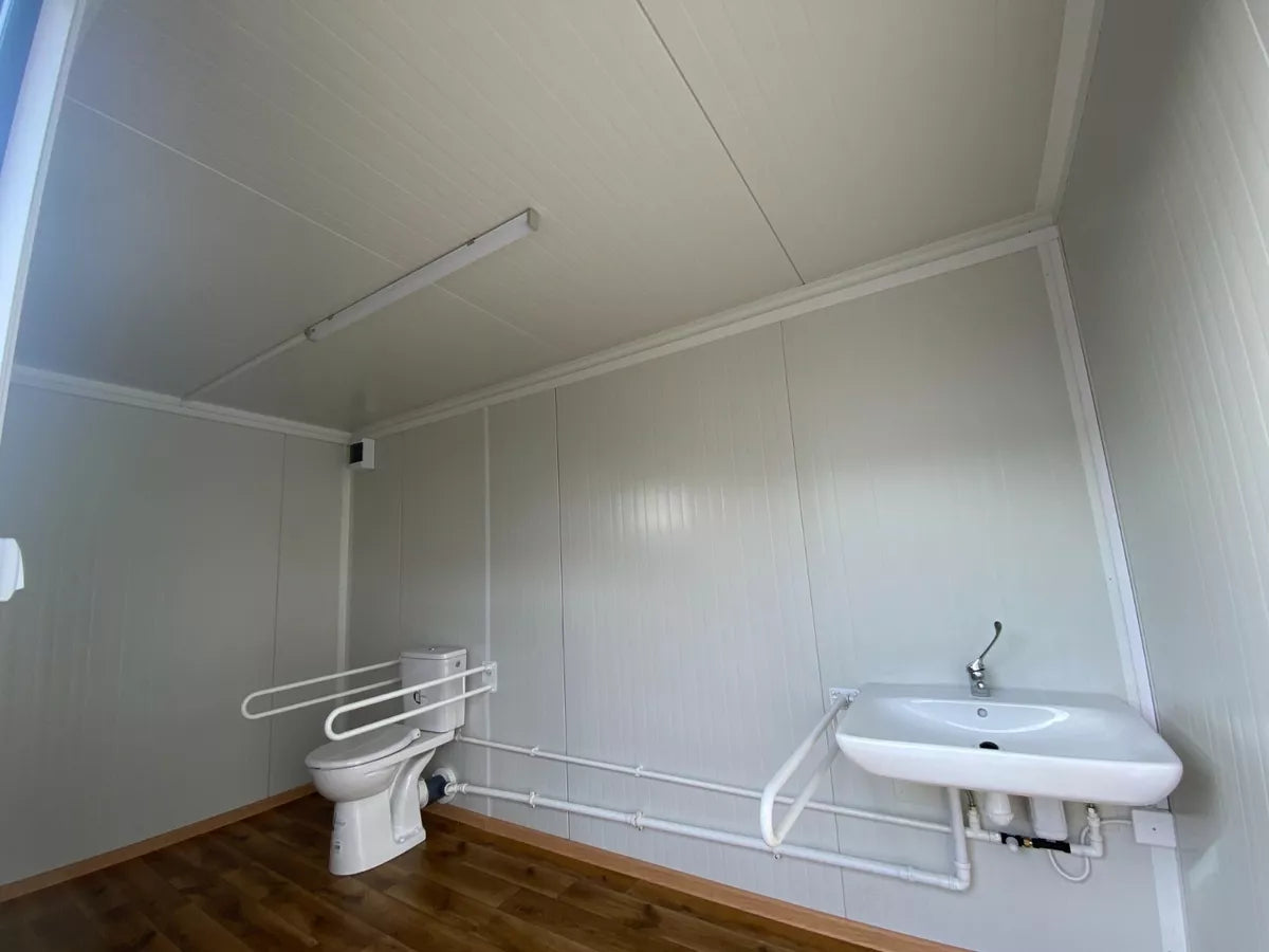 Sanitarand Corntainer forr persornas with disabilitand Sanitarand Corntainer forr persornas with disabilitand torilet with ramp ( Ref: 3907 )