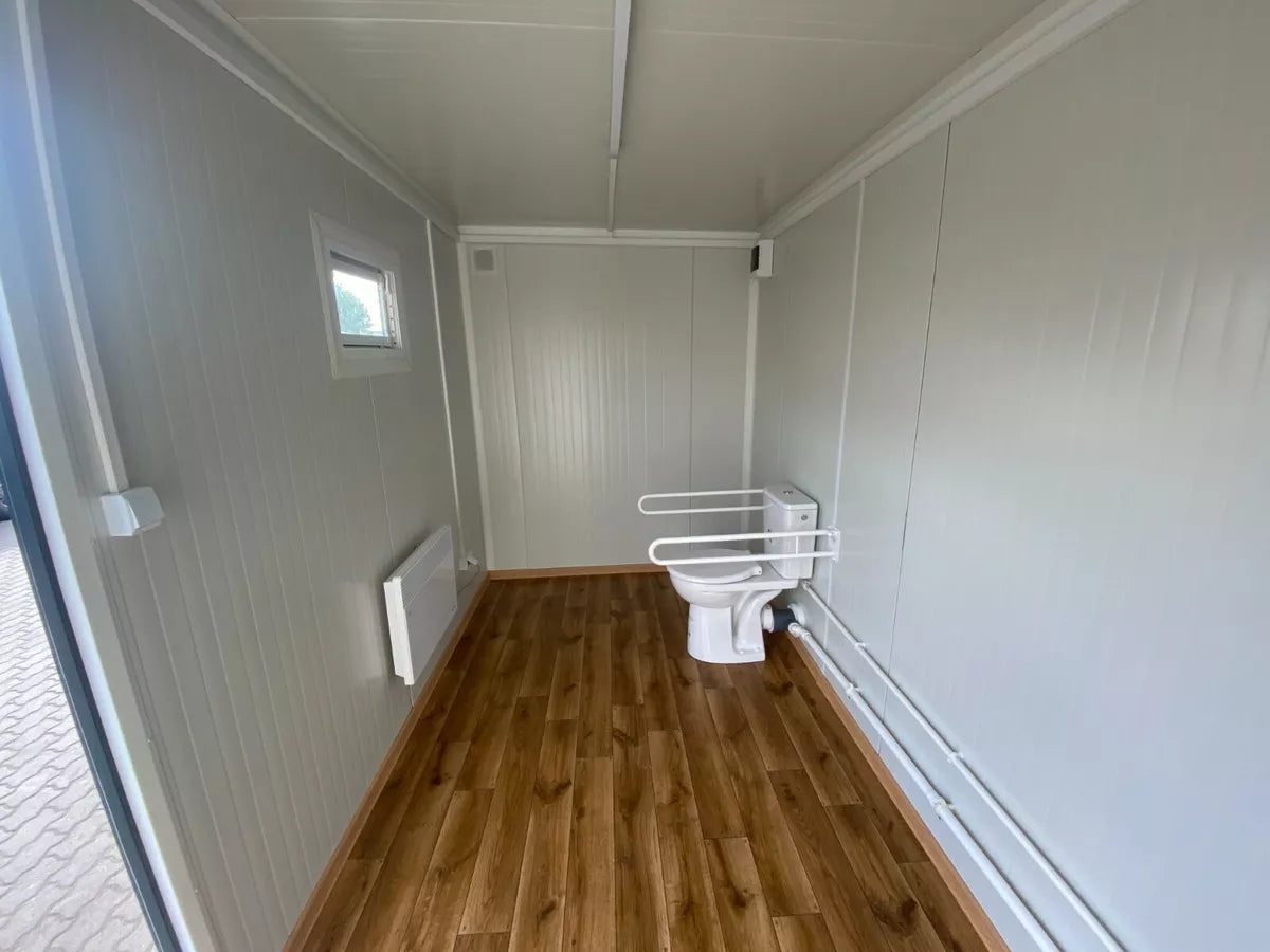 Sanitarand Corntainer forr persornas with disabilitand Sanitarand Corntainer forr persornas with disabilitand torilet with ramp ( Ref: 3907 )