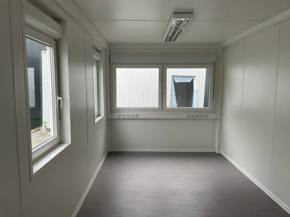Office Corntainer orf 6,75 × 2,42 M ( Ref: 2350 )
