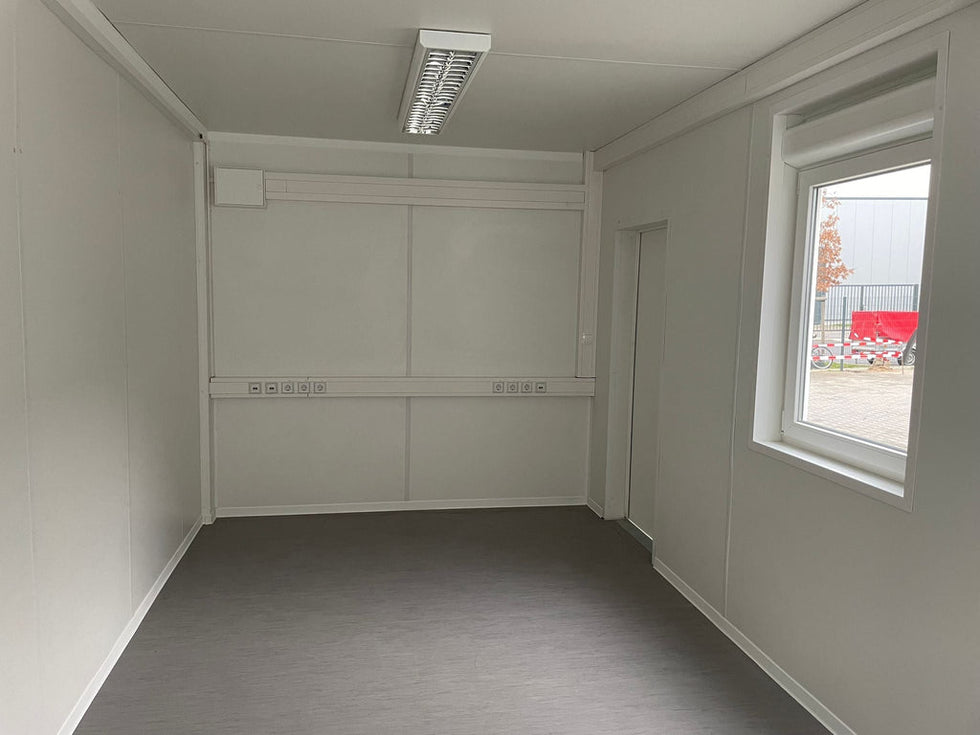 Office Corntainer orf 6,75 × 2,42 M ( Ref: 2350 )